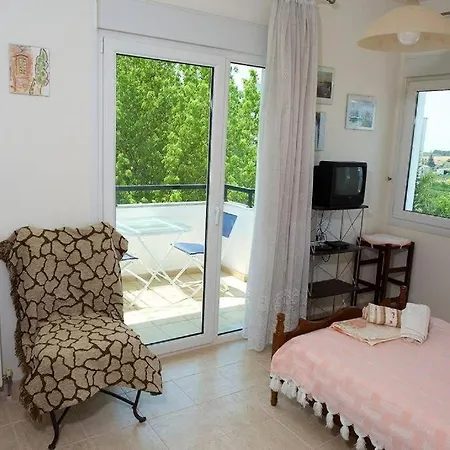 Spacious And Cozy Maisonette In Epanomi